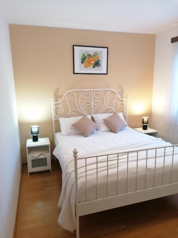Apartment Mari Funtana Luaran gambar